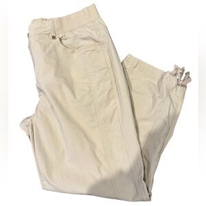 Jones New York Signature khaki capri with tuxedo stripe women’s sz 4